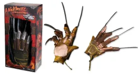 A Nightmare on Elm Street – Prop Replica – Freddy Glove 1984 - NECA