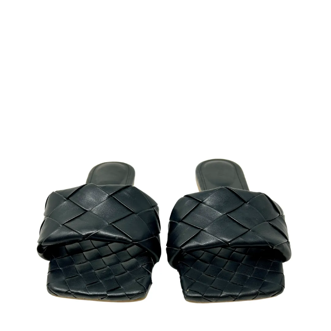 Bottega Veneta Flat Sandals- Size 40