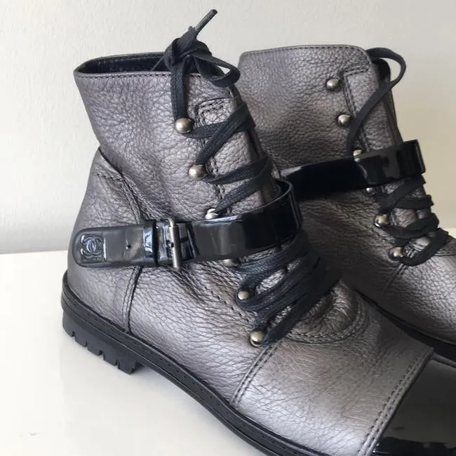 Chanel 05, 2005 metallic Grey black patent leather biker combat short ankle boots boots EU 37 US 6/6.5