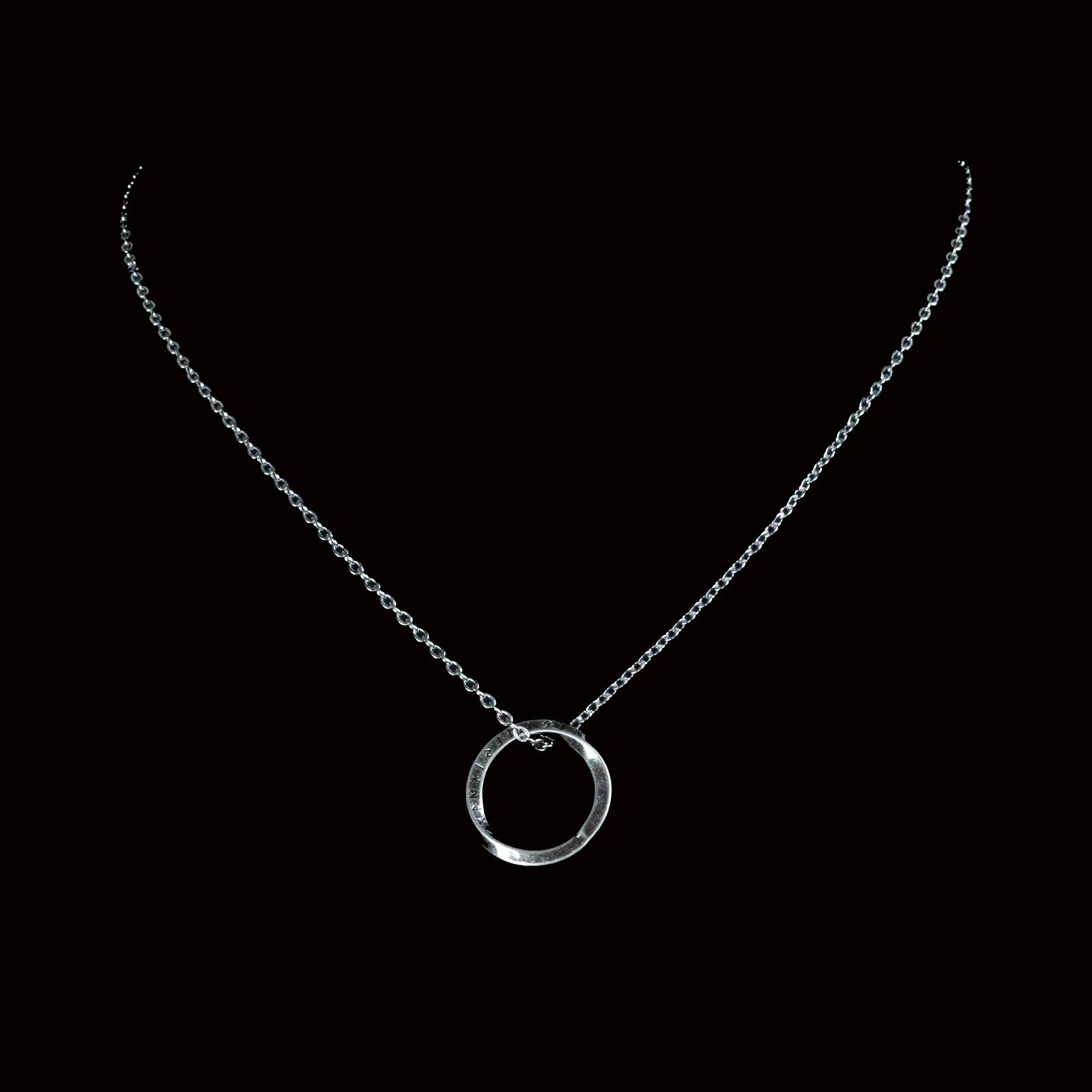 Erlend Mobius (Round) Pendant with Chain