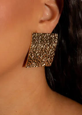 Exquisite Poise Earrings Gold