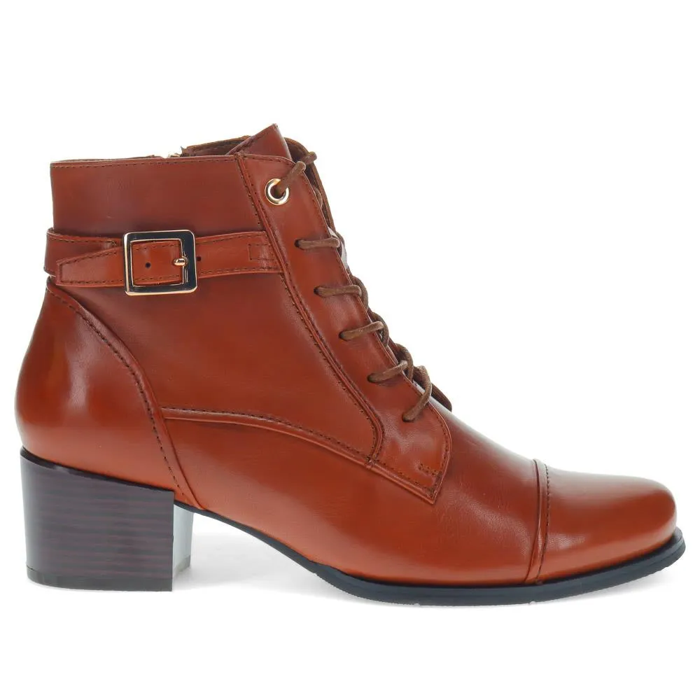 Kyndall Heeled Leather Boots  - KYNDALL / 326 129