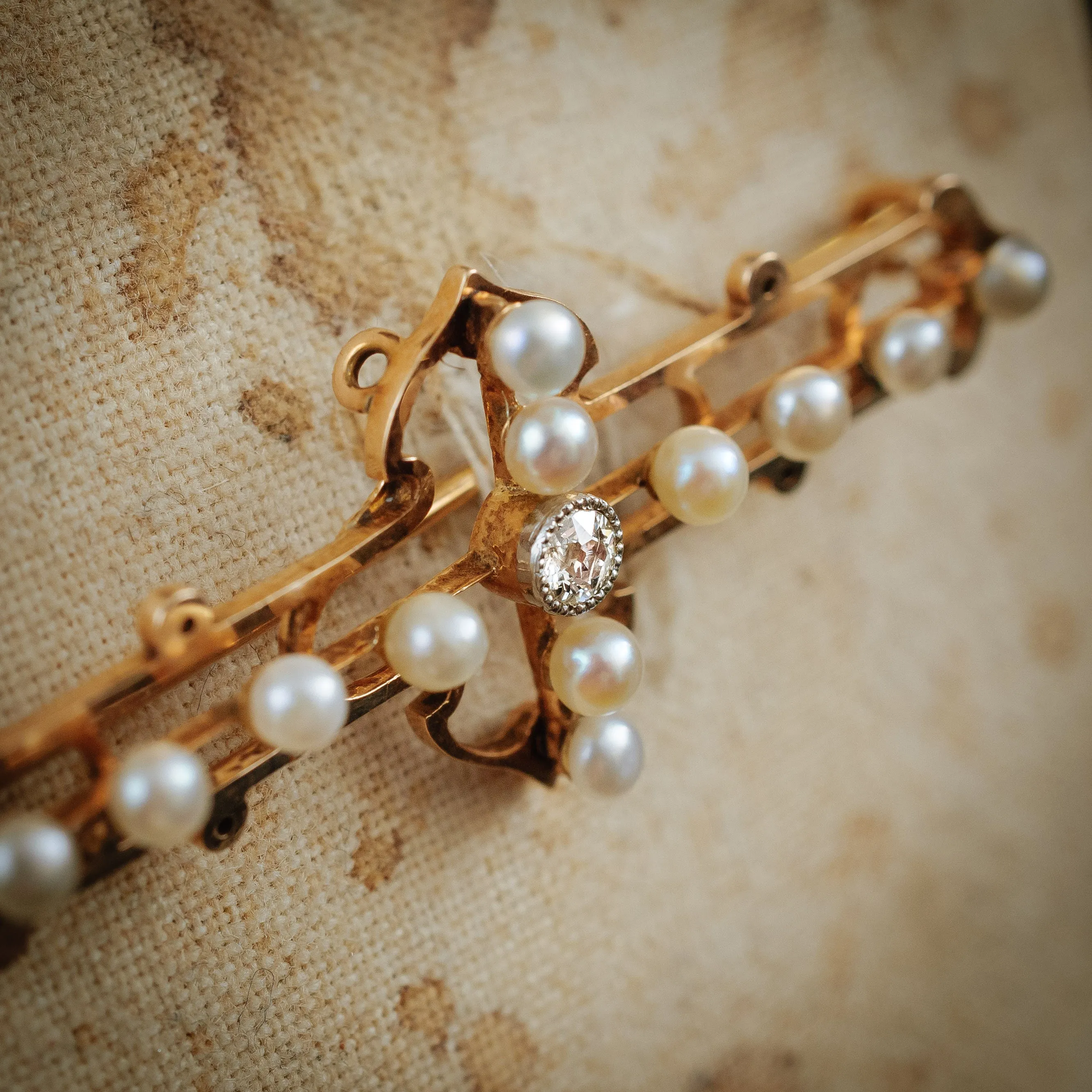 Pleasingly Symmetrious Edwardian 15ct Gold, Diamond and Natural Pearl Brooch