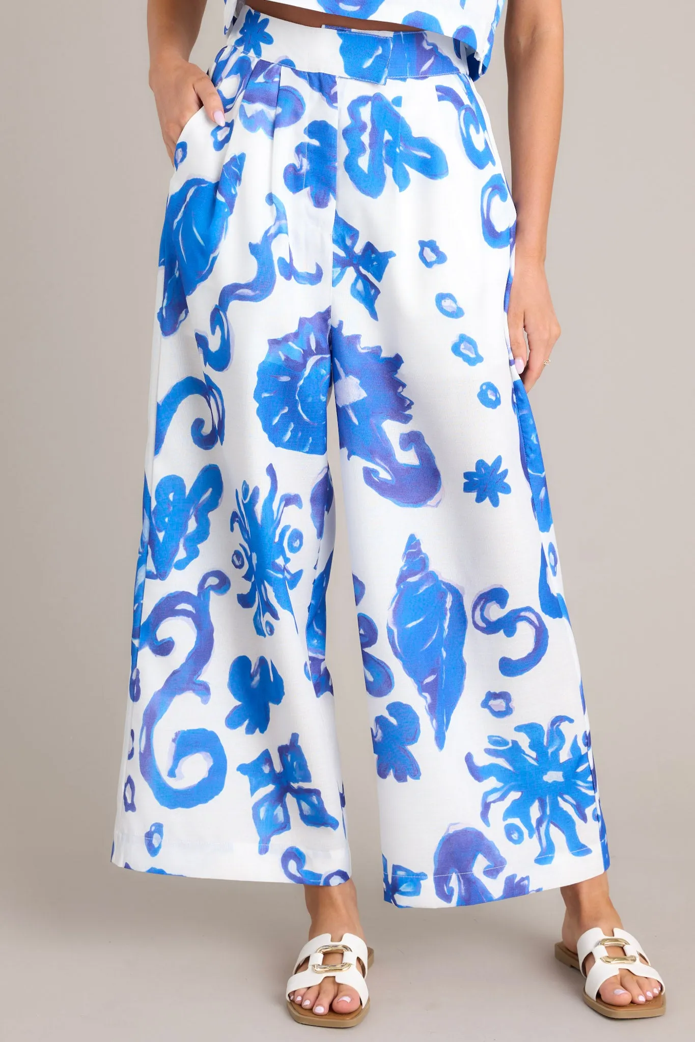 Sundrenched Escapes Blue & White Tropical Print Pants